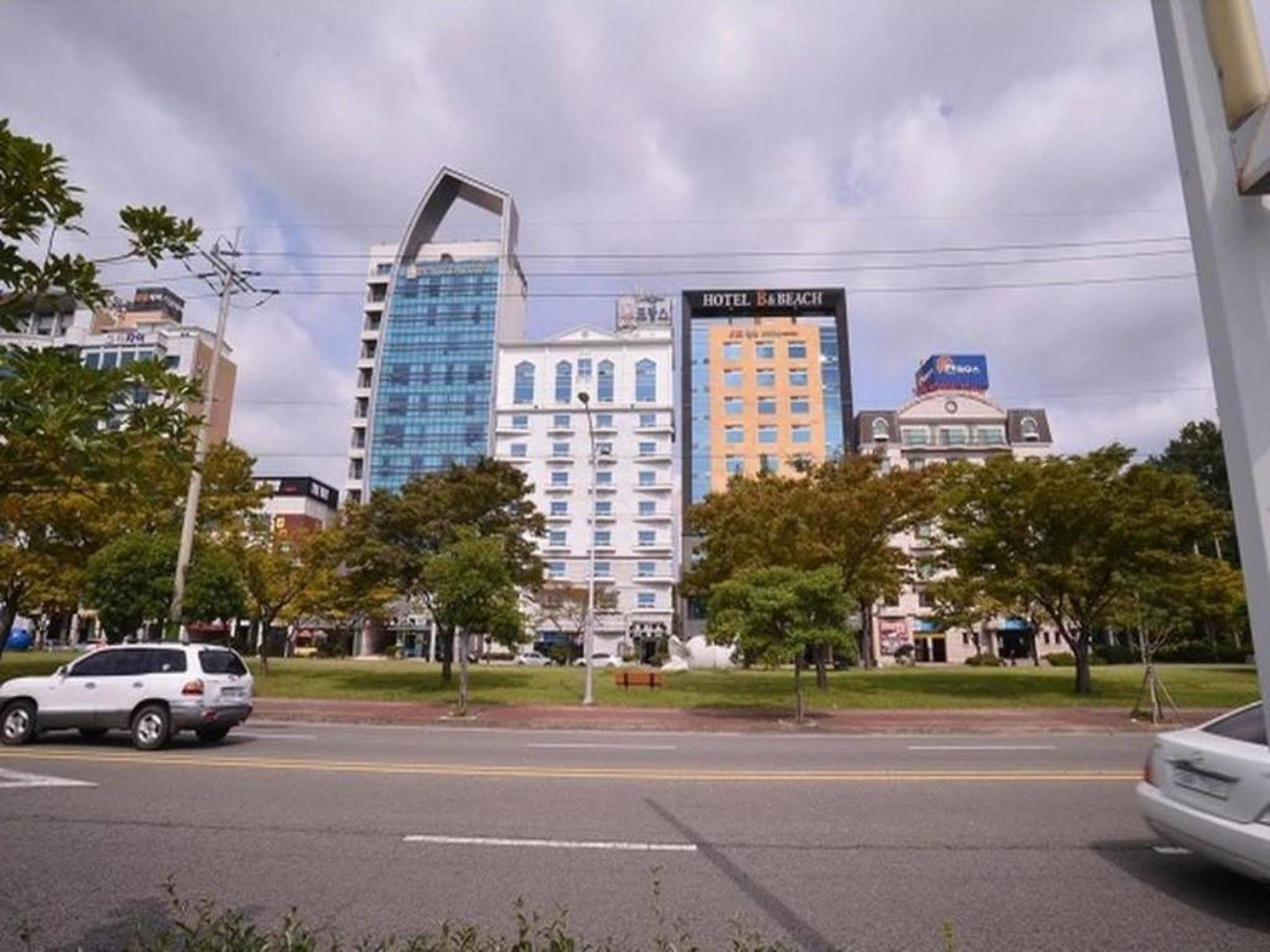 Am Ort Hotel Yeosu Buitenkant foto