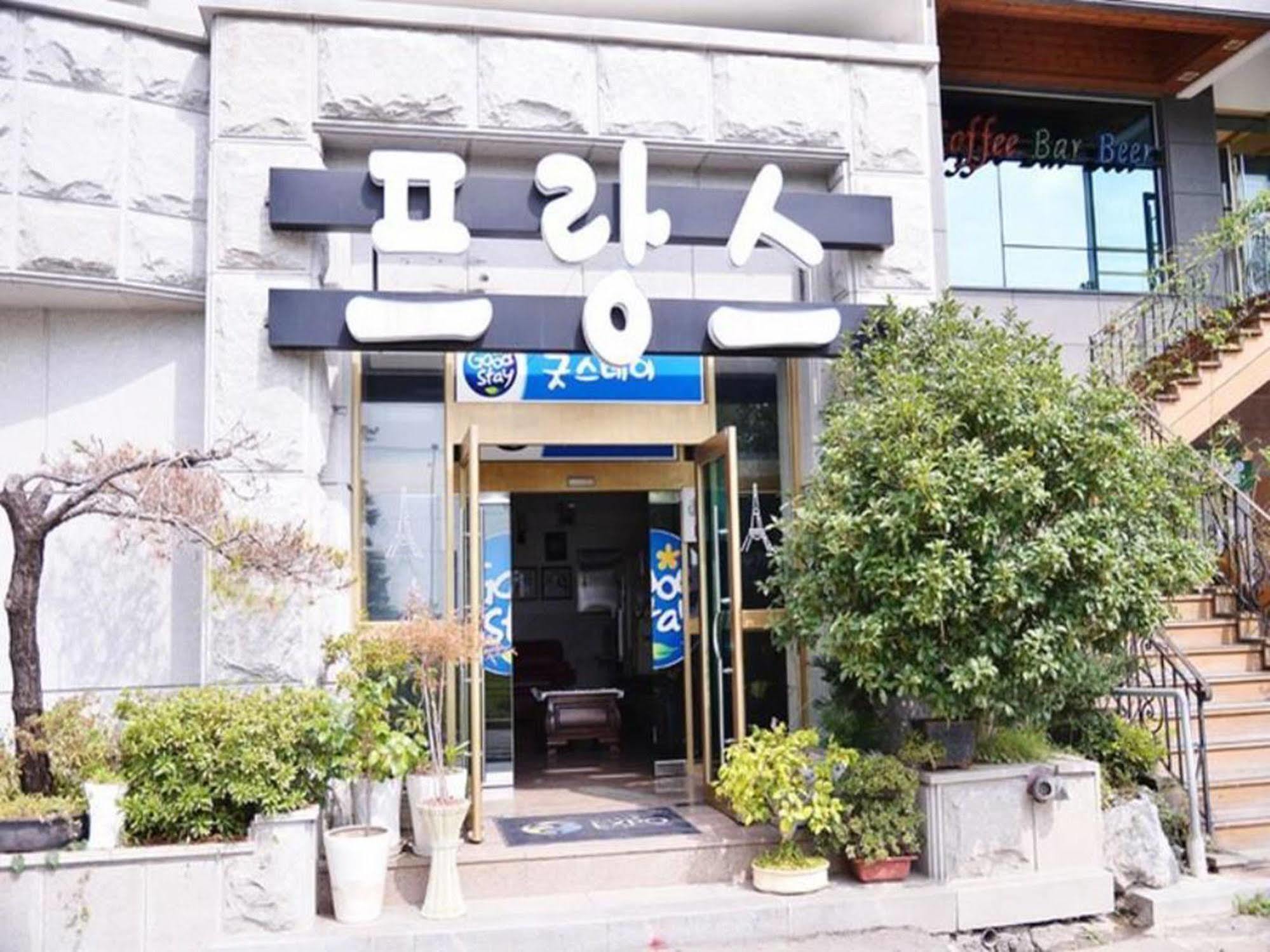 Am Ort Hotel Yeosu Buitenkant foto