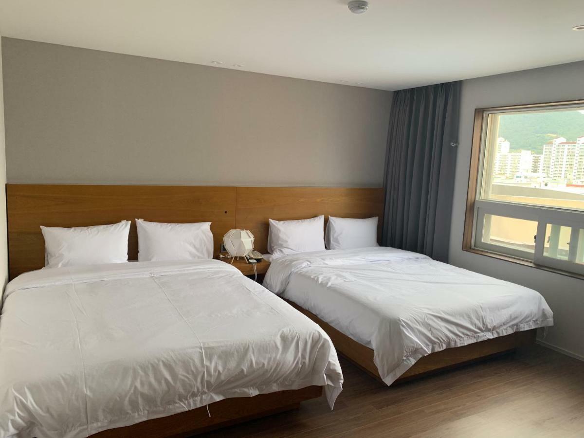 Am Ort Hotel Yeosu Buitenkant foto
