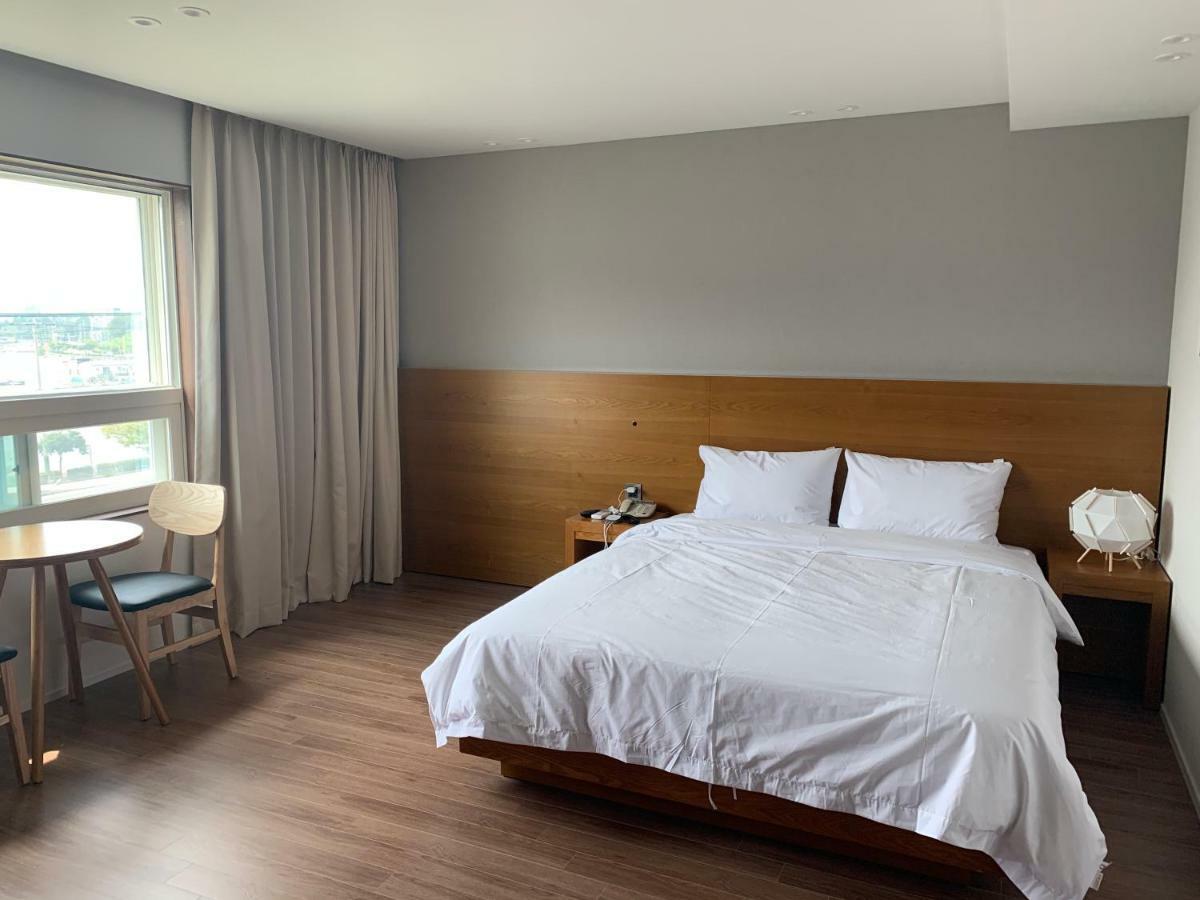 Am Ort Hotel Yeosu Buitenkant foto