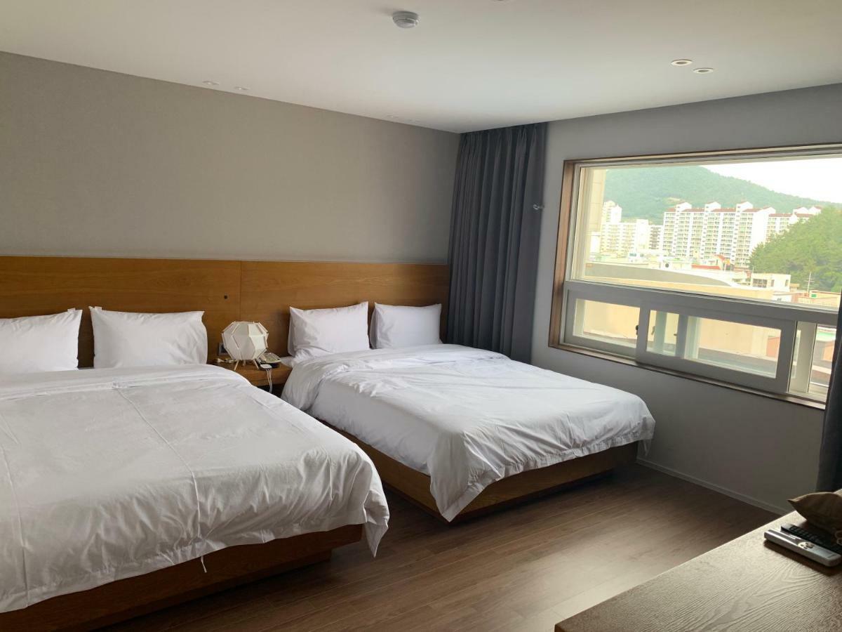 Am Ort Hotel Yeosu Buitenkant foto